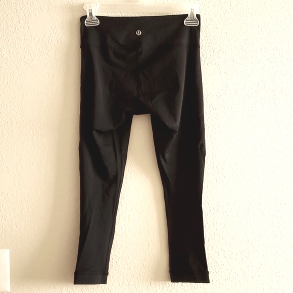 Lululemon Athletica black capris leggings - Picture 1 of 4